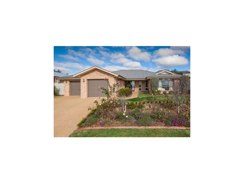 85 Kaloona Drive, Bourkelands NSW 2650