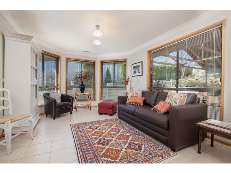 85 Kaloona Drive, Bourkelands NSW 2650