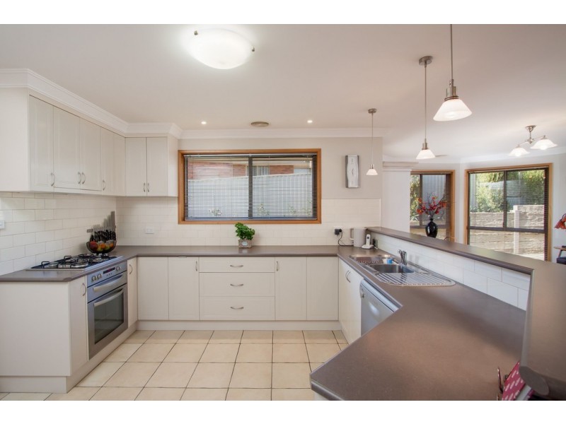 85 Kaloona Drive, Bourkelands NSW 2650