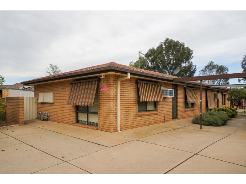 1/4 Incarnie Crescent, Wagga Wagga NSW 2650