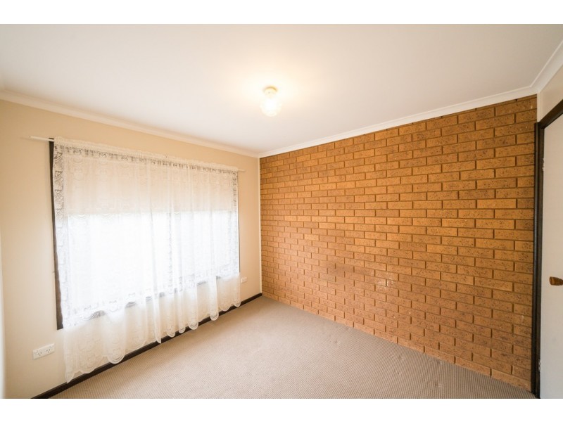 1/4 Incarnie Crescent, Wagga Wagga NSW 2650