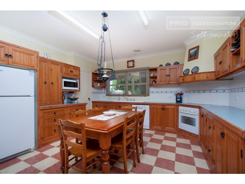 2 Malebo Place, Tatton NSW 2650