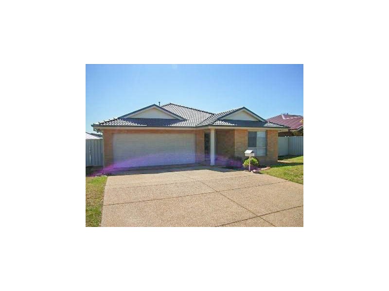 54 Avocet Drive, Estella NSW 2650