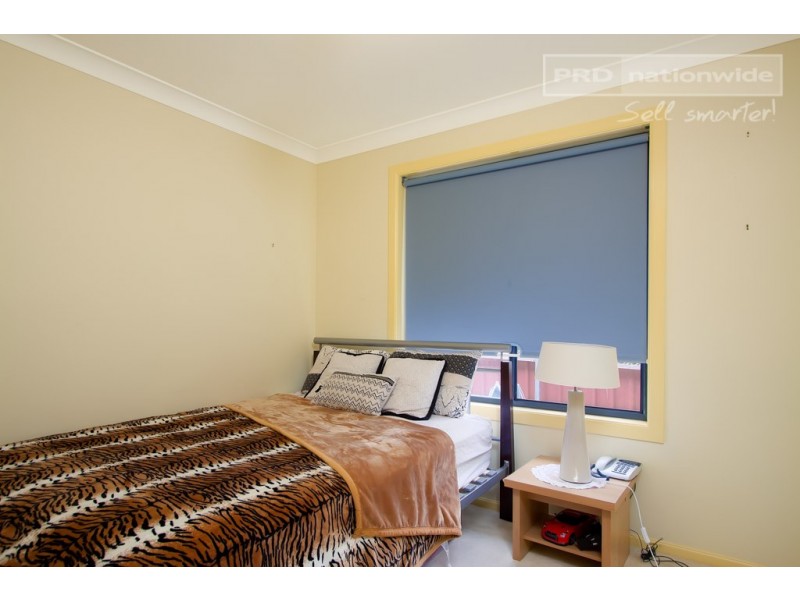 2/1 Post Place, Lake Albert NSW 2650