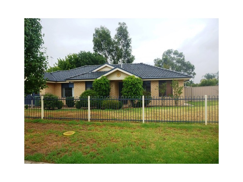 2/1 Post Place, Wagga Wagga NSW 2650