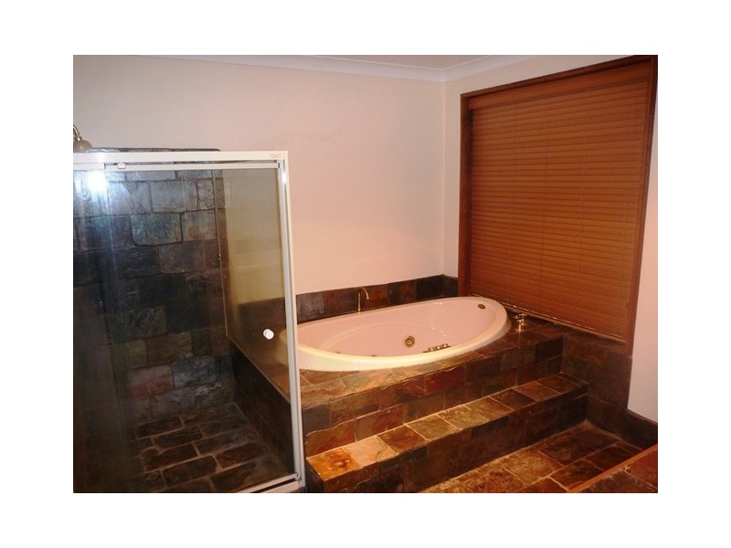 37 Shaw Street, Wagga Wagga NSW 2650