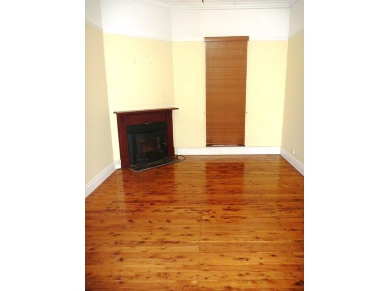37 Shaw Street, Wagga Wagga NSW 2650