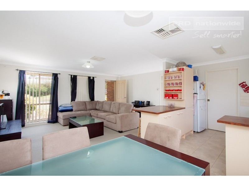 1/35 Doman Street, Estella NSW 2650
