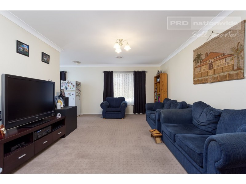 64 Jasmin Crescent, Lake Albert NSW 2650