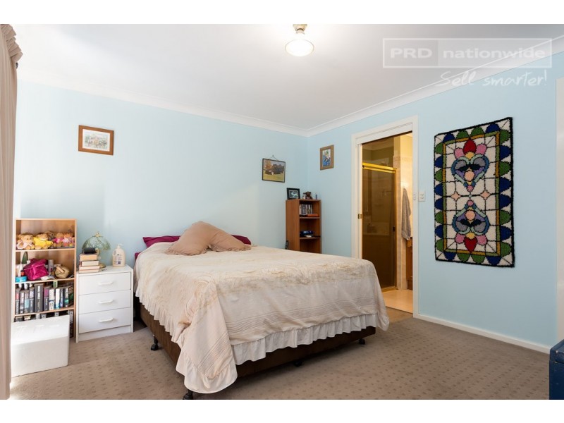 64 Jasmin Crescent, Lake Albert NSW 2650