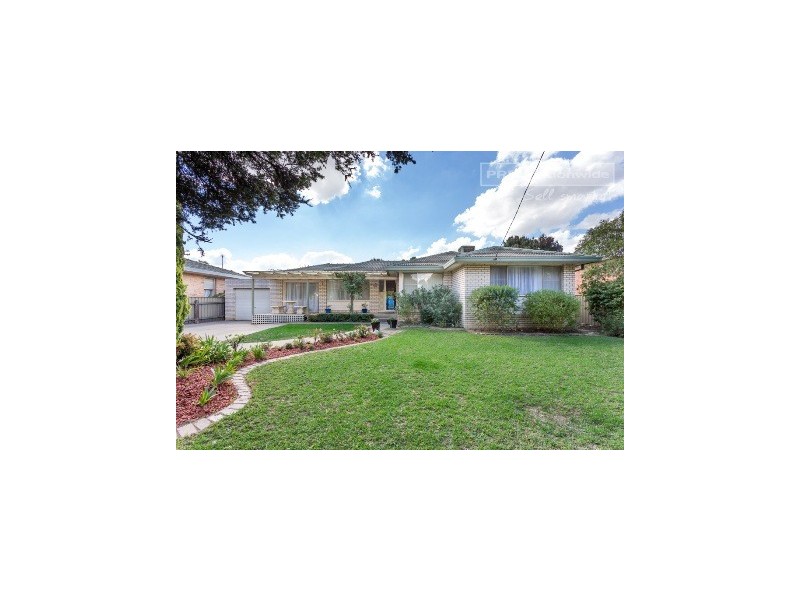 24 Waratah Street, Kooringal NSW 2650