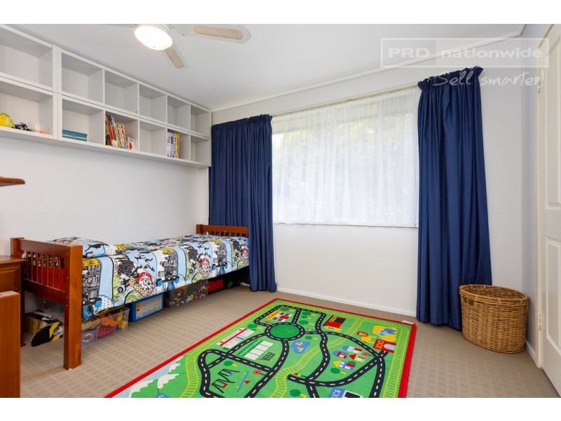 24 Waratah Street, Kooringal NSW 2650