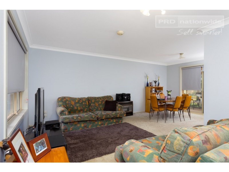 12 Bamarook Crescent, Glenfield Park NSW 2650