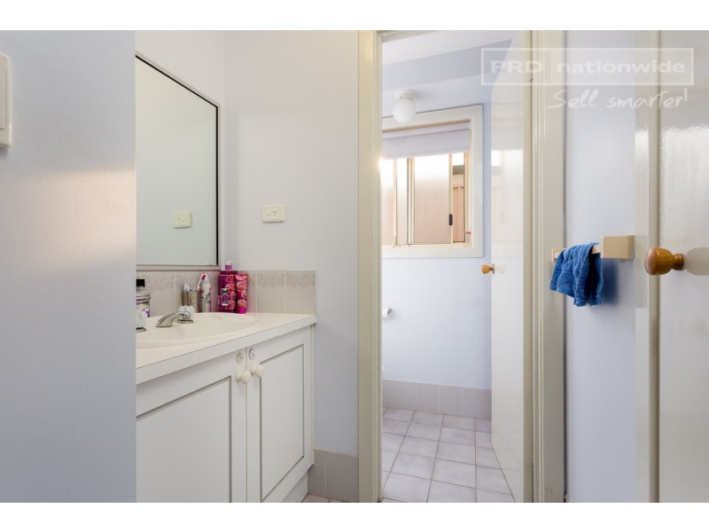 12 Bamarook Crescent, Glenfield Park NSW 2650