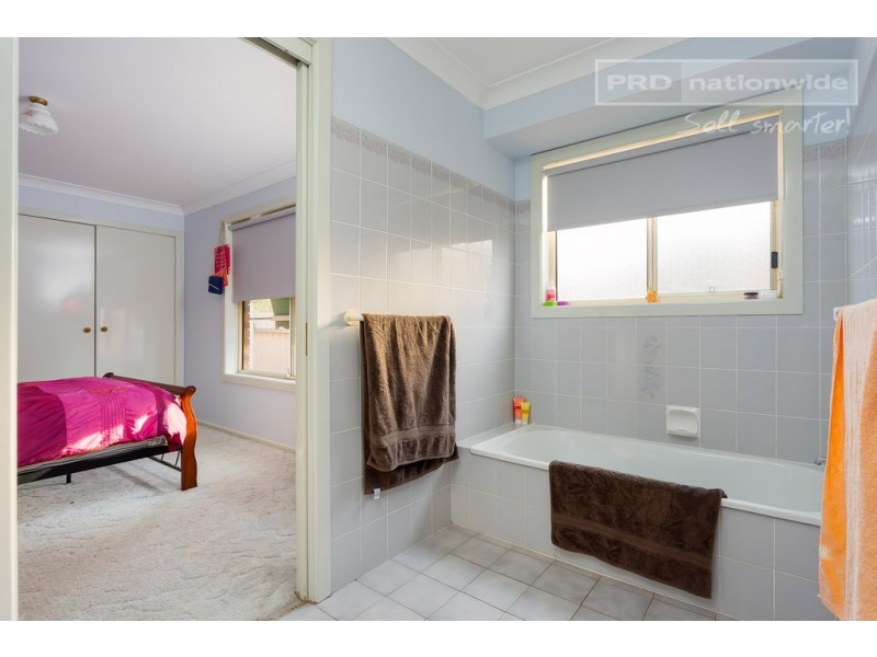 12 Bamarook Crescent, Glenfield Park NSW 2650