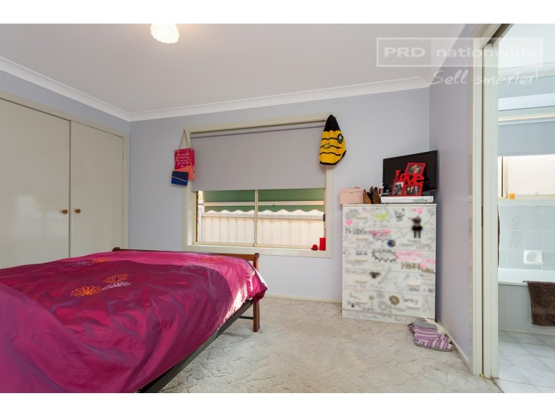 12 Bamarook Crescent, Glenfield Park NSW 2650