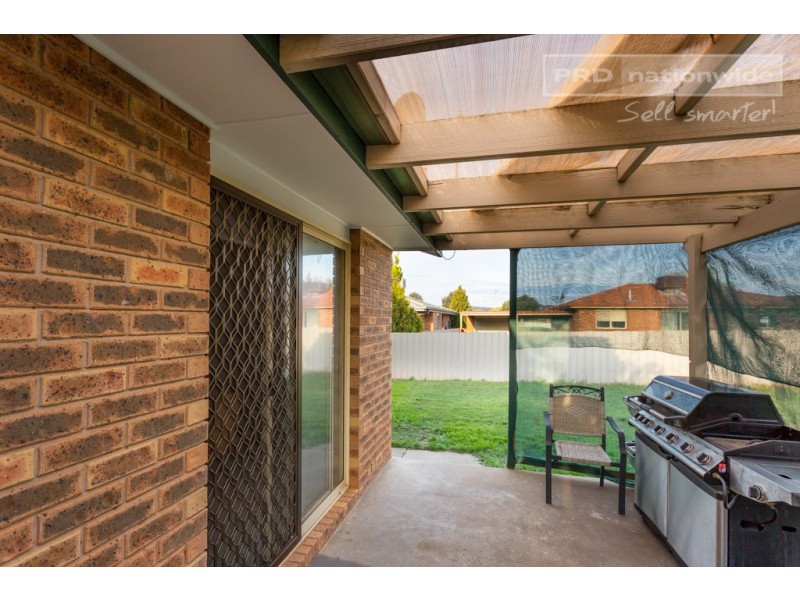 12 Bamarook Crescent, Glenfield Park NSW 2650