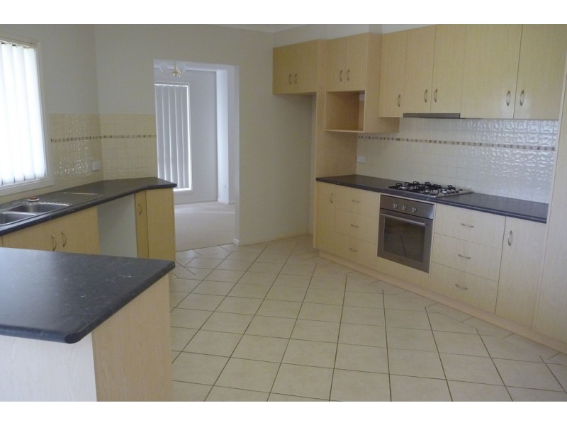 36 Paldi Crescent, Glenfield Park NSW 2650