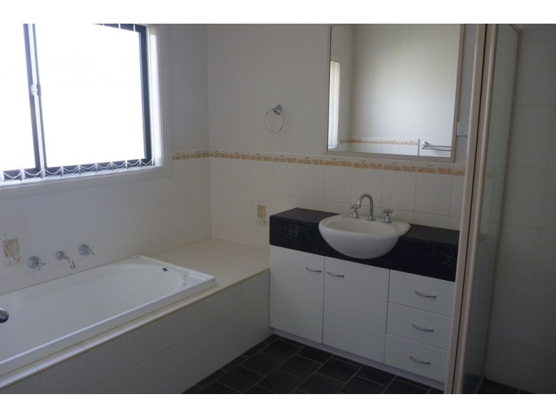 36 Paldi Crescent, Glenfield Park NSW 2650