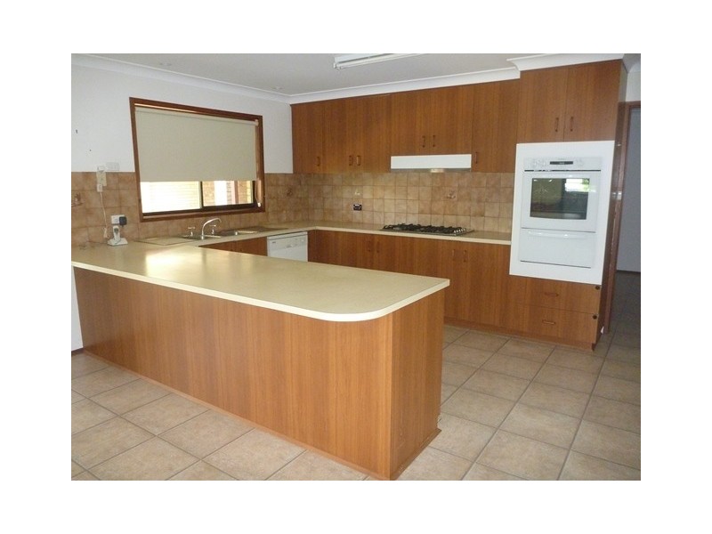 11 Athol Street, Turvey Park NSW 2650