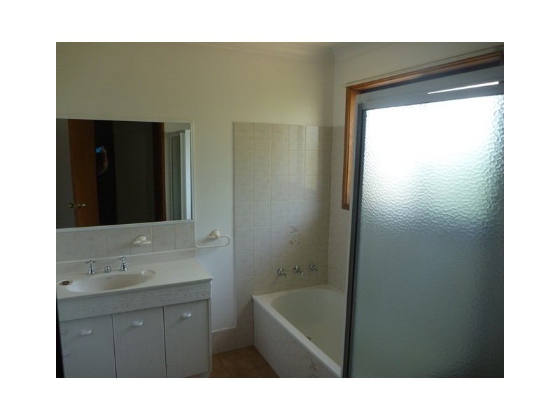 11 Athol Street, Turvey Park NSW 2650