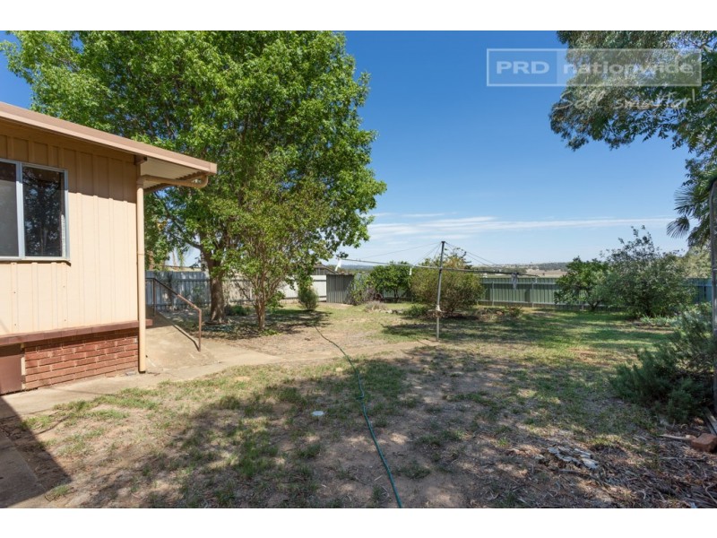 142 East Street, Cartwrights Hill NSW 2650