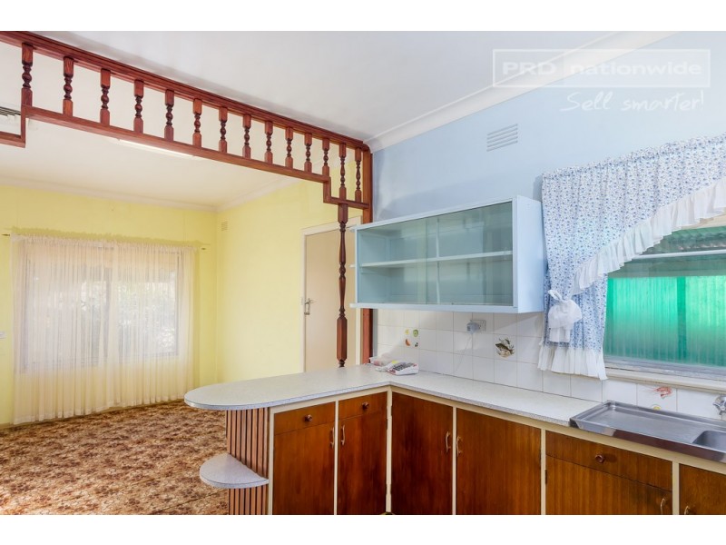 142 East Street, Cartwrights Hill NSW 2650