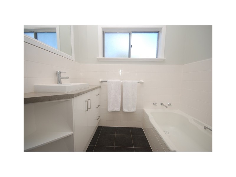 79 Meadow Street, Kooringal NSW 2650