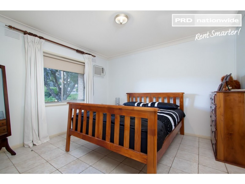1/1 Raye Street, Tolland NSW 2650
