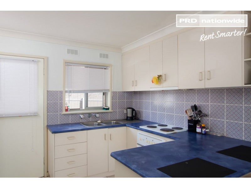 1/1 Raye Street, Tolland NSW 2650