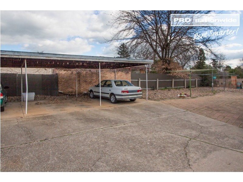 1/1 Raye Street, Tolland NSW 2650