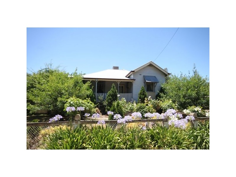 1 Bent Street, Tarcutta NSW 2652