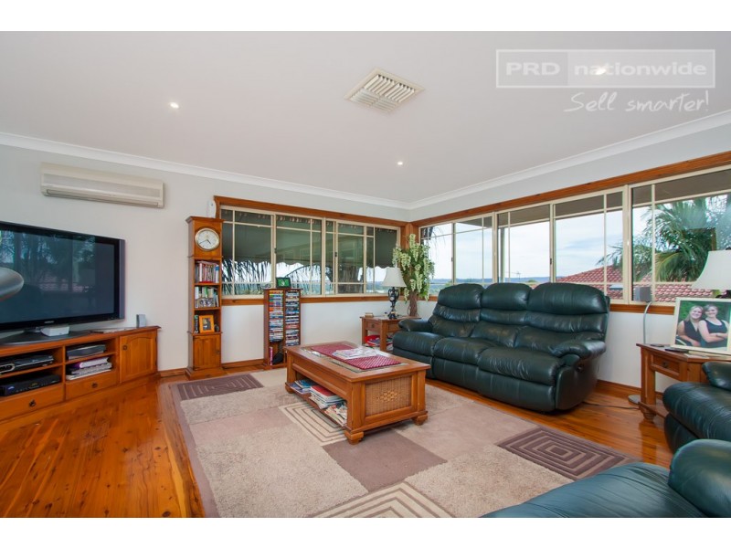 33 Amaroo Street, Kooringal NSW 2650