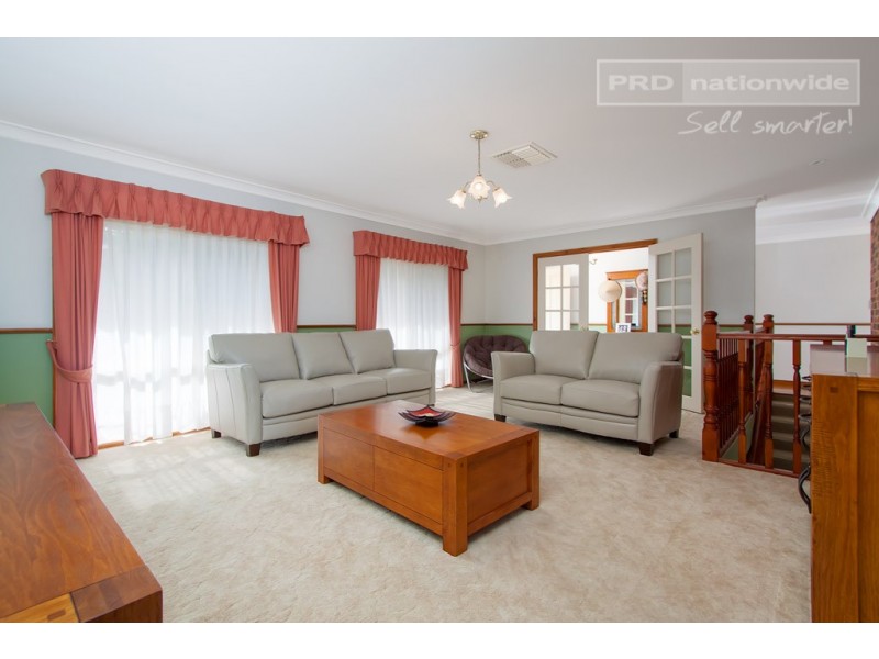 33 Amaroo Street, Kooringal NSW 2650