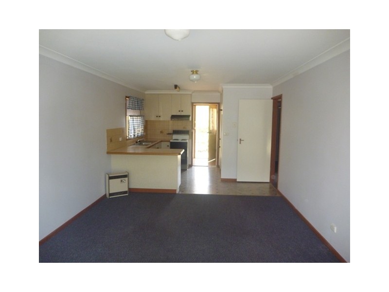 1/11 Wewak Street, Ashmont NSW 2650