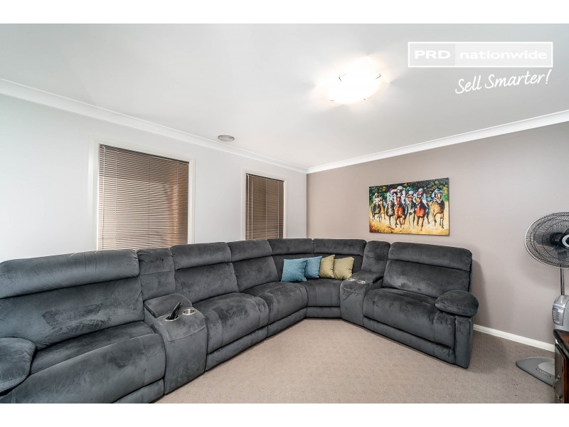89 Kaloona Drive, Bourkelands NSW 2650
