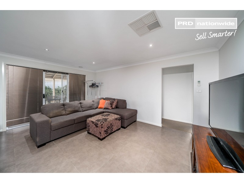 89 Kaloona Drive, Bourkelands NSW 2650