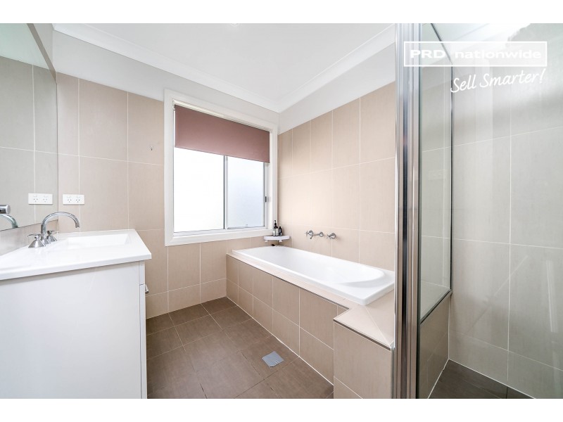 89 Kaloona Drive, Bourkelands NSW 2650