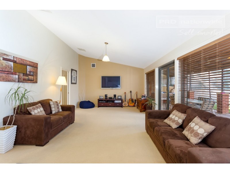 6 Fletcher Place, Kooringal NSW 2650