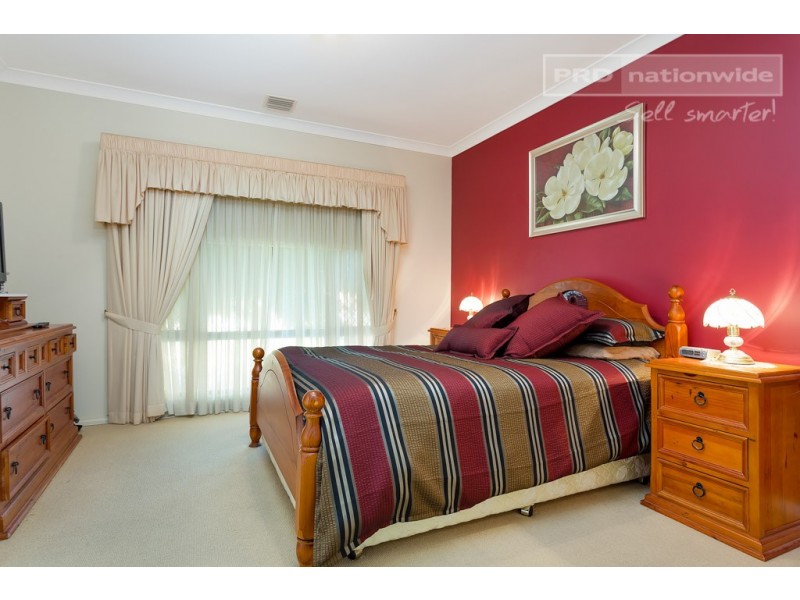 6 Fletcher Place, Kooringal NSW 2650