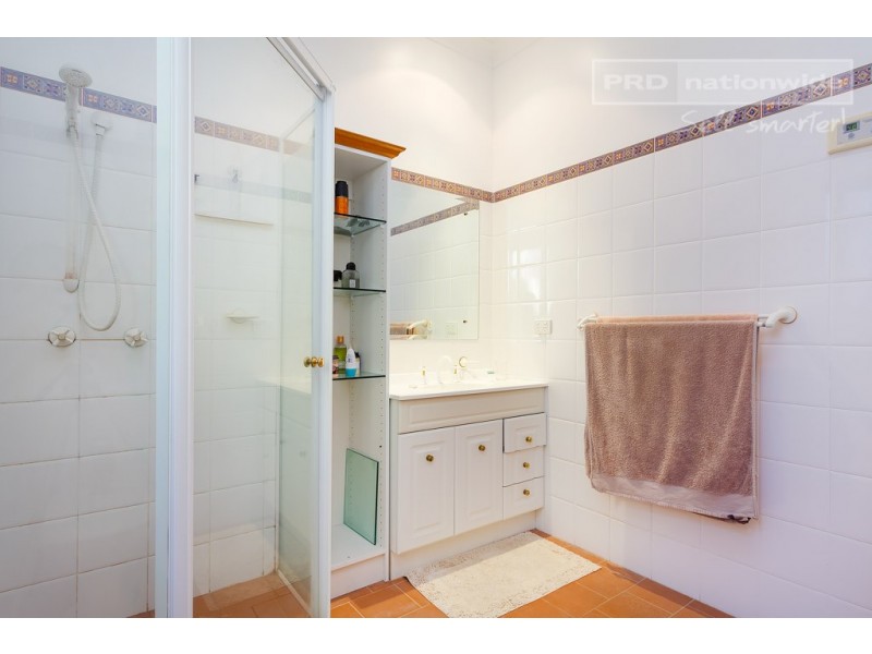 6 Fletcher Place, Kooringal NSW 2650