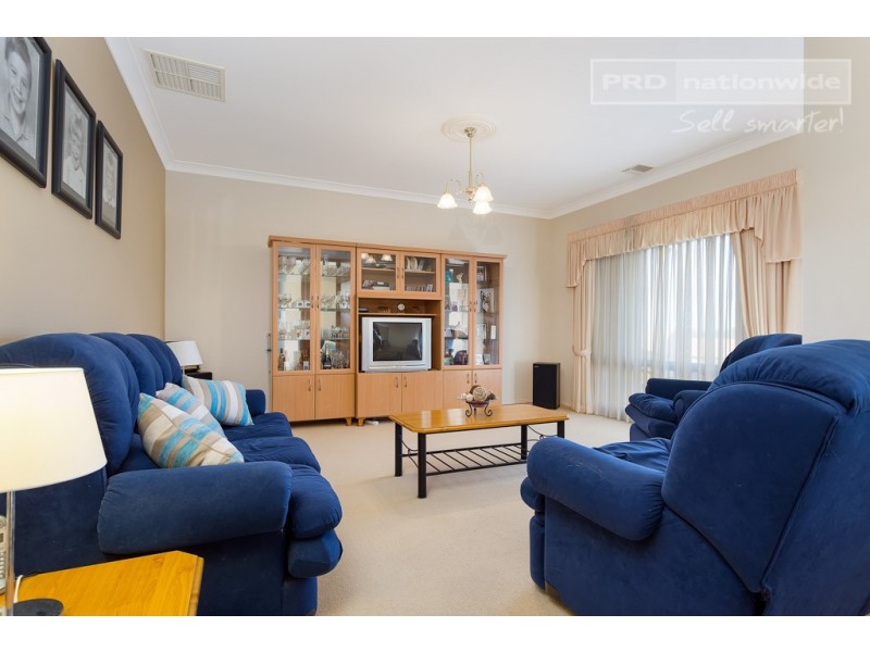 6 Fletcher Place, Kooringal NSW 2650