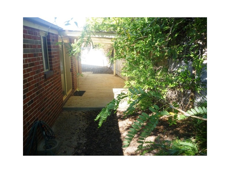 1/1 Hudson Drive, Lloyd NSW 2650