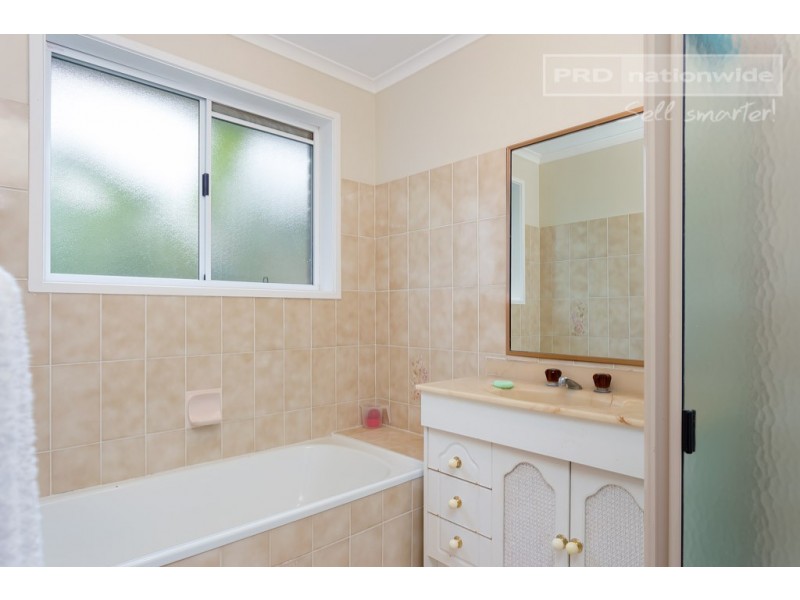 9 Horsley Street, Kooringal NSW 2650