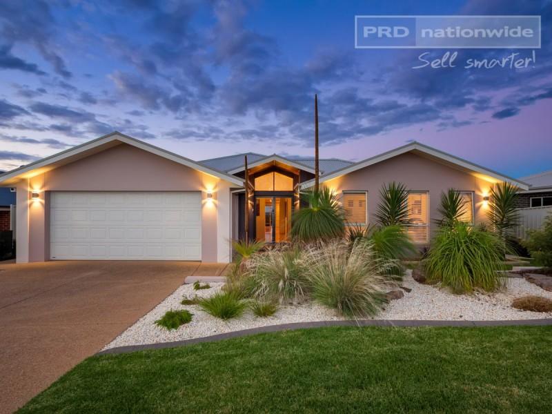 7 Marylands Way, Bourkelands NSW 2650