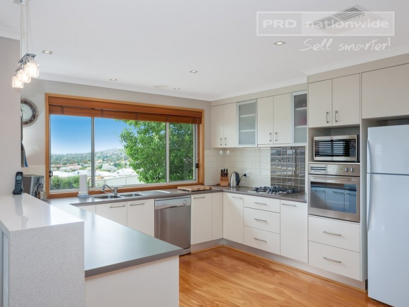 7 Marylands Way, Bourkelands NSW 2650