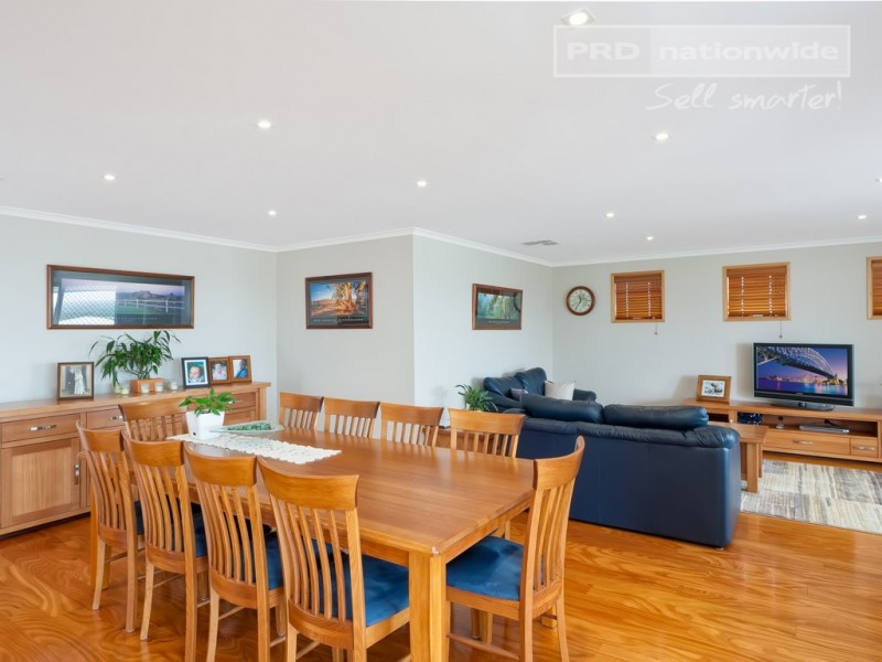 7 Marylands Way, Bourkelands NSW 2650