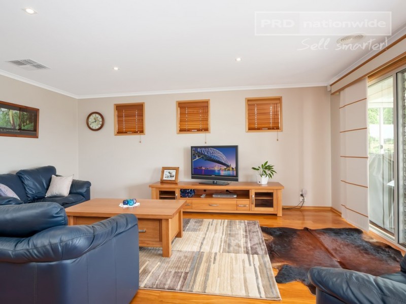 7 Marylands Way, Bourkelands NSW 2650