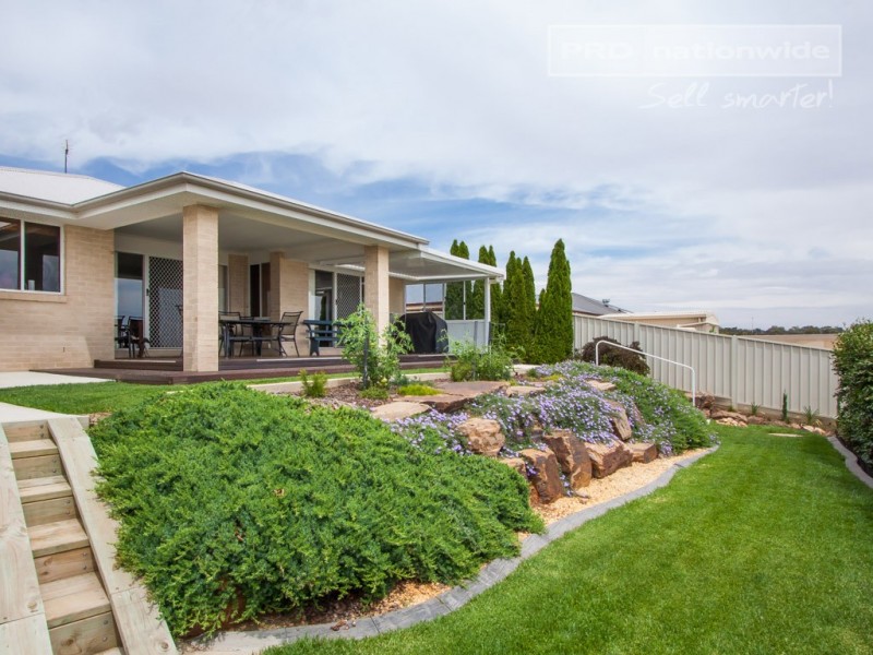 7 Marylands Way, Bourkelands NSW 2650