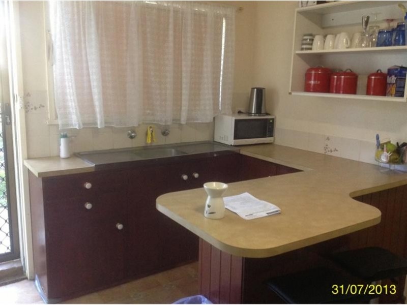 1/2 Fairbairn Crescent, Kooringal NSW 2650